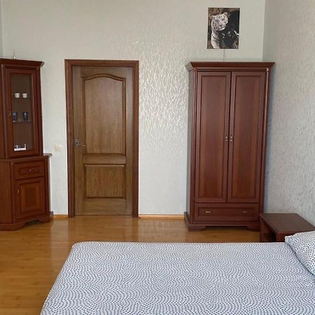Comfortable Apartment On The Obolon Kiev Ngoại thất bức ảnh