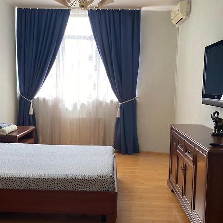 Comfortable Apartment On The Obolon Kiev Ngoại thất bức ảnh